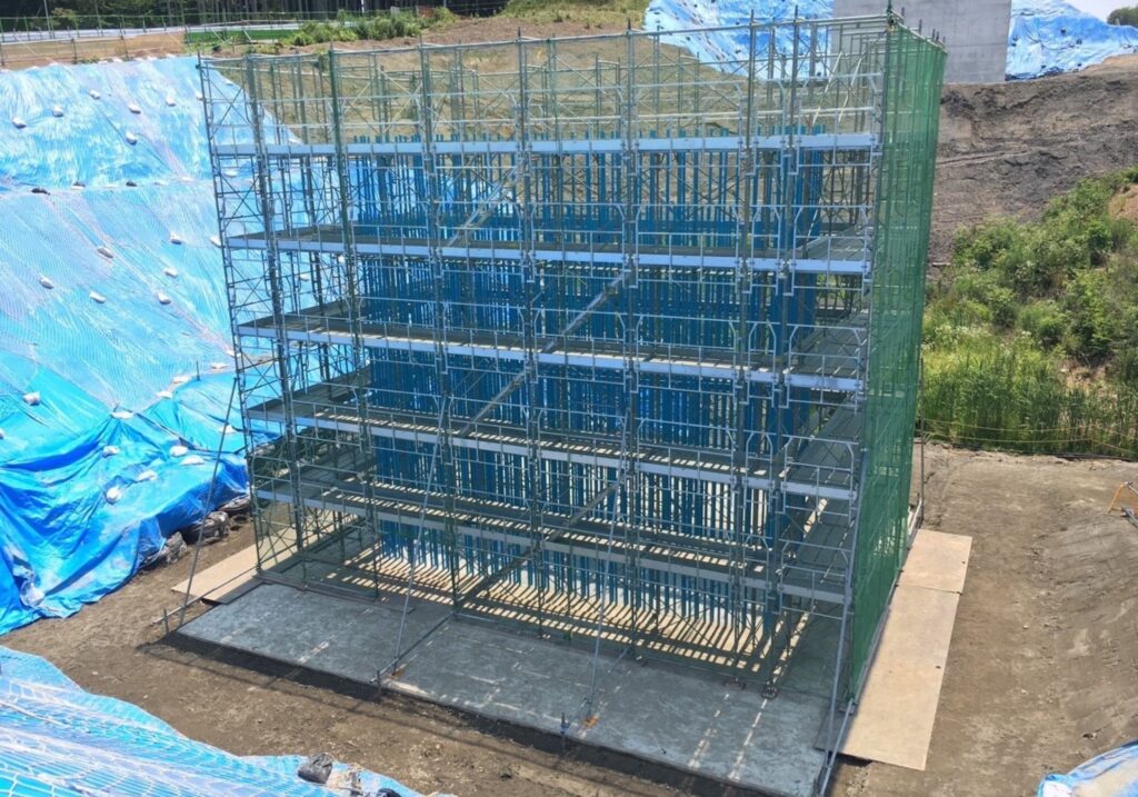 岩手県 釜石市 足場工事 法面足場 吊足場 プラント足場 鳶工事 土木工事 各種リース vmax 土木工事 リフォーム工事 システム吊り足場