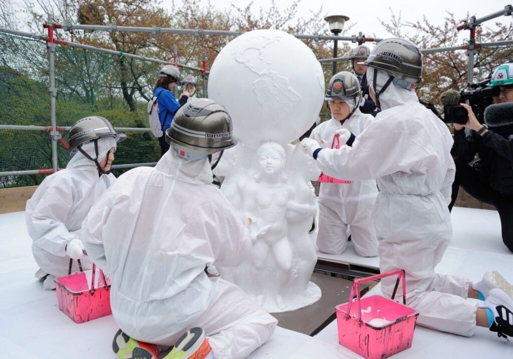 岩手県 釜石市 薬師公園 平和女神像塗装プロジェクト 環境整備 ボランティア活動 足場工事 法面足場 吊足場 プラント足場 鳶工事 土木工事 各種リース vmax 土木工事 リフォーム工事 システム吊り足場